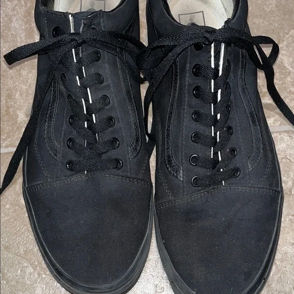 Vans Men's Classic Black Sneakers - Picture 4 of 8